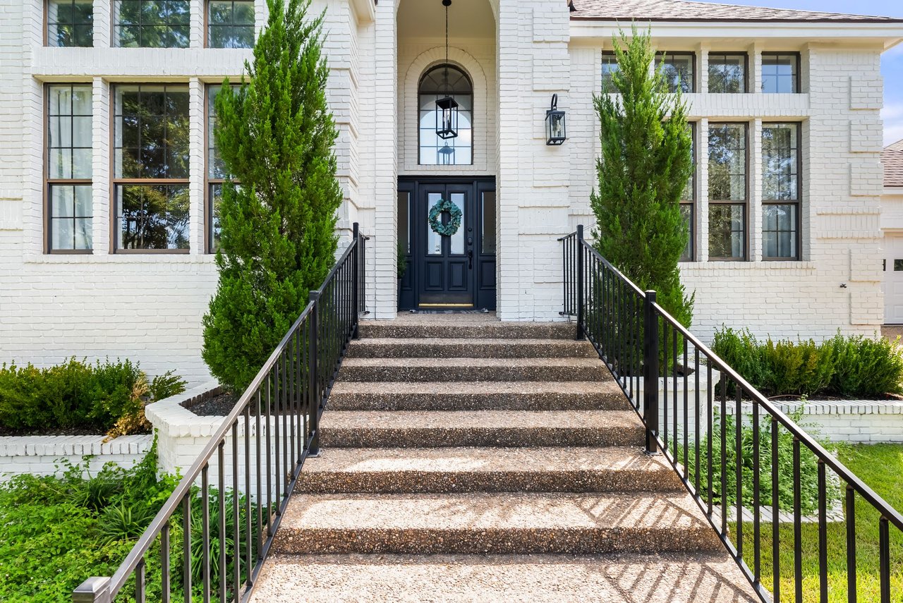 7302 Anaqua Dr