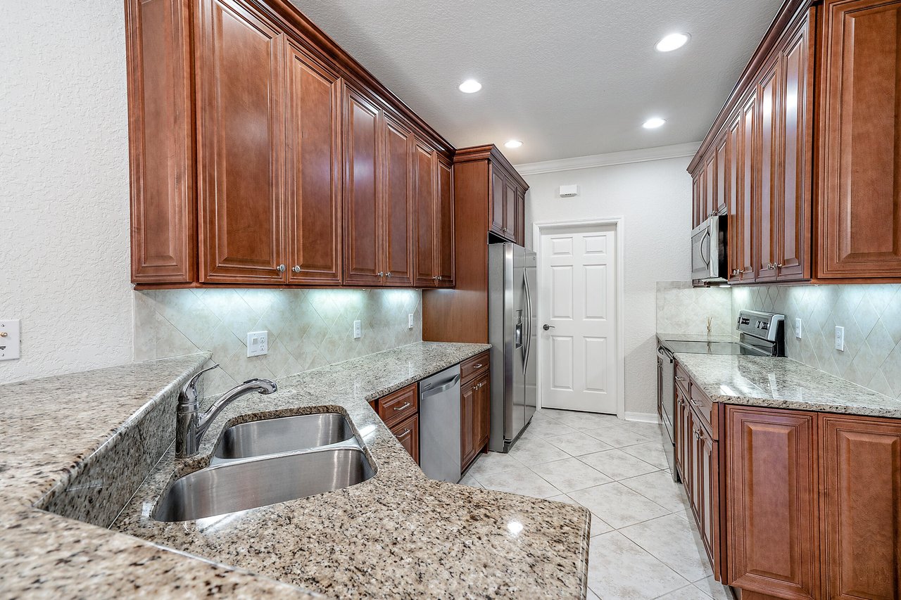 1205 Dakota Dr