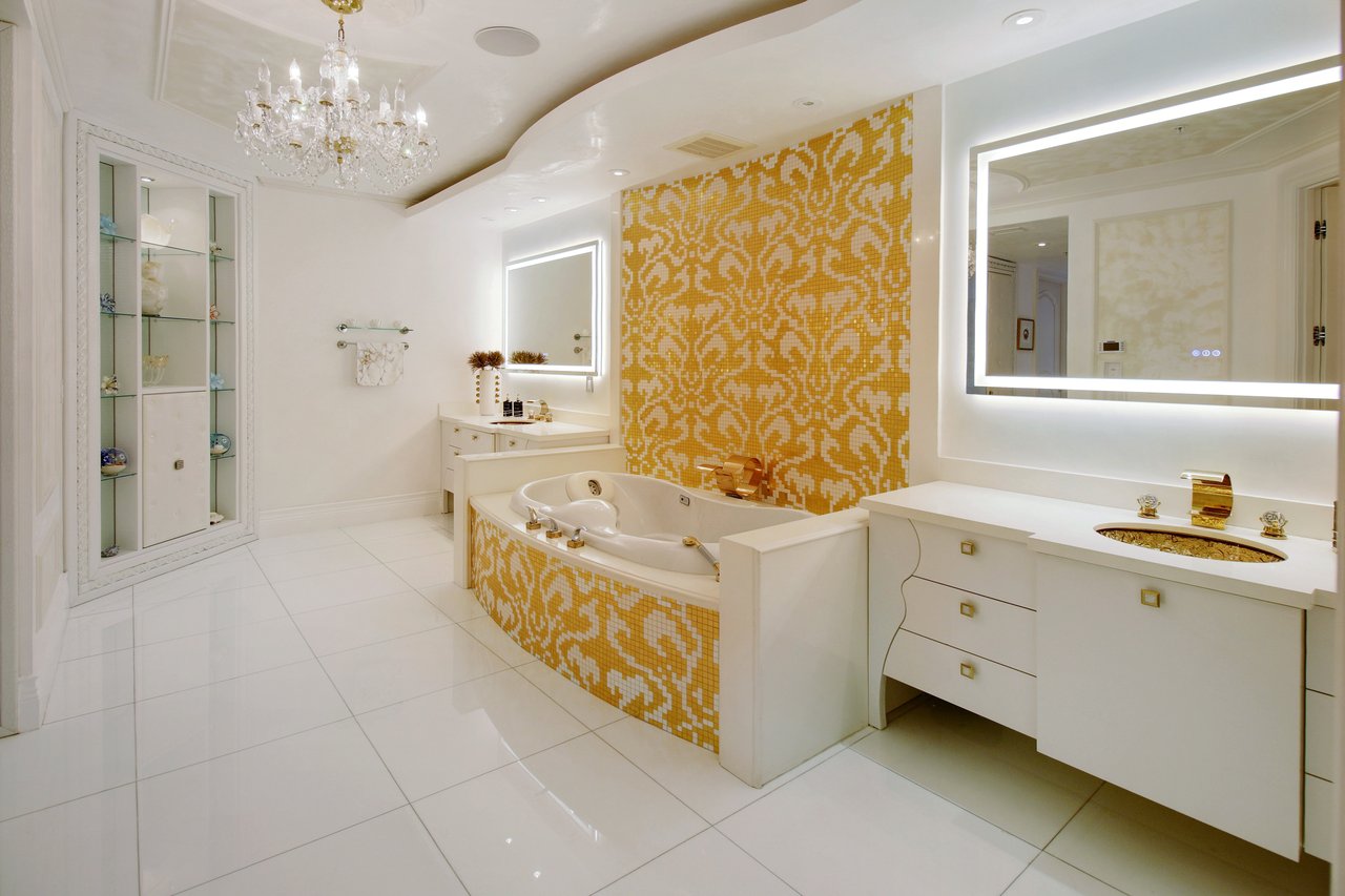 18101 Collins Ave #1109