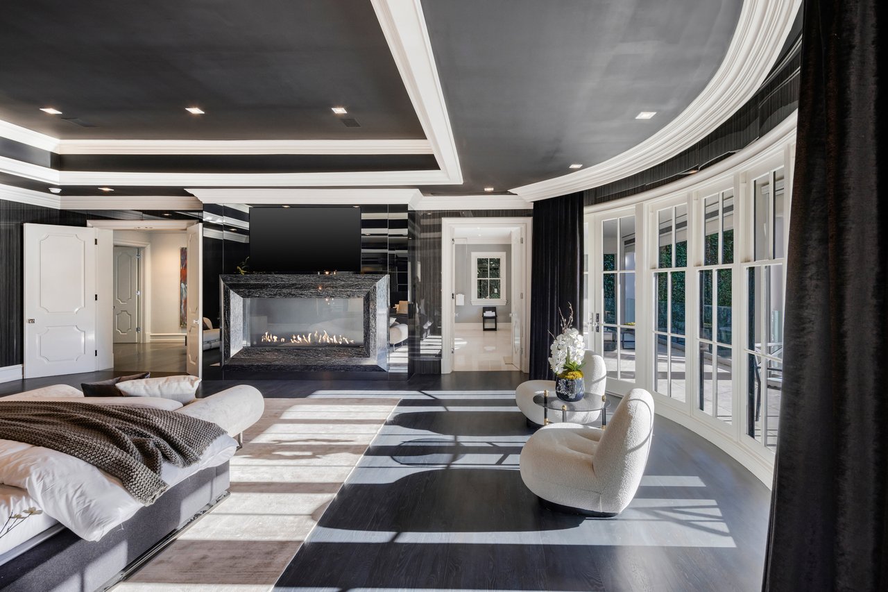 917 N Crescent Dr, Beverly Hills