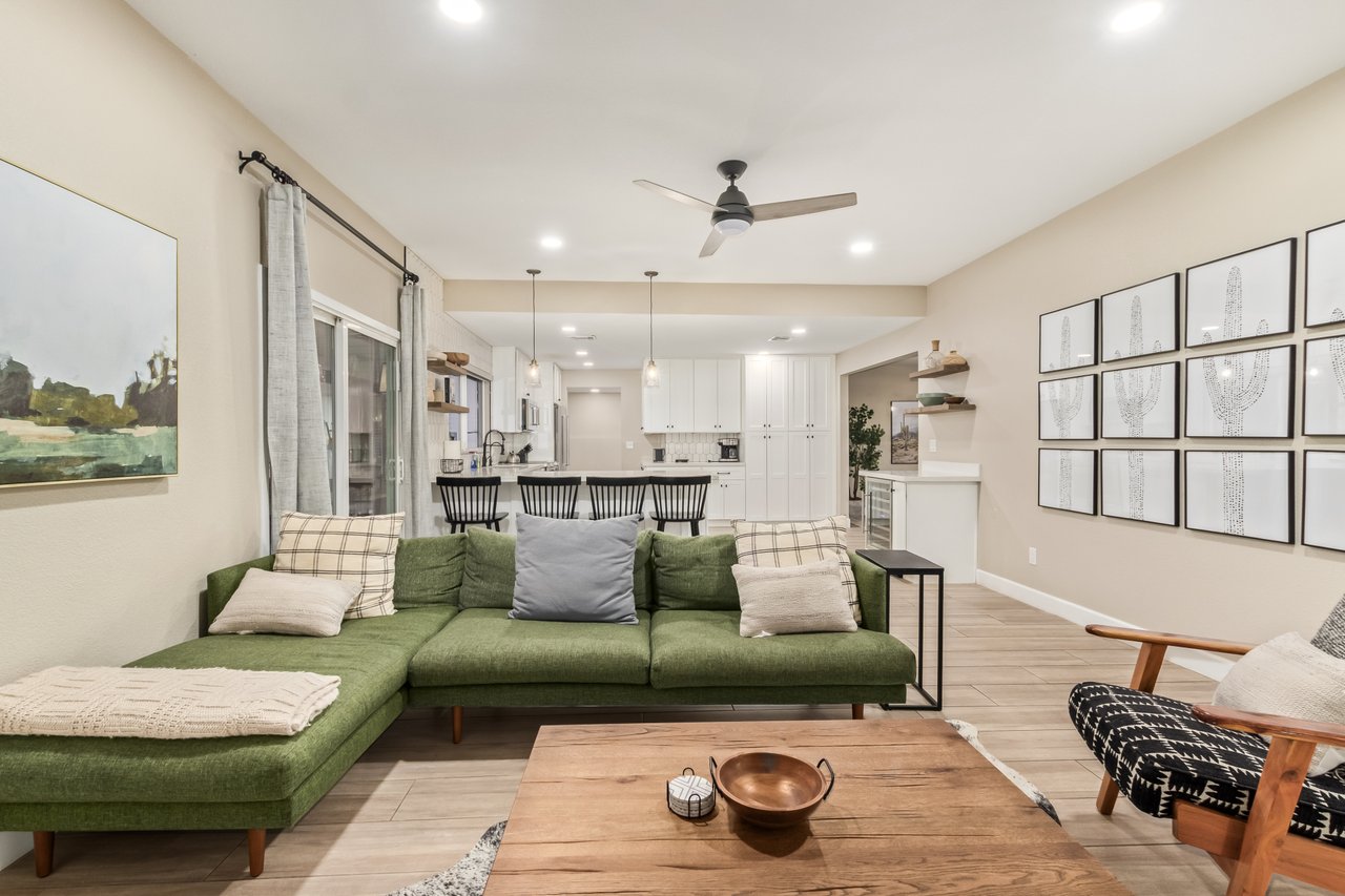 5839 E VOLTAIRE Avenue