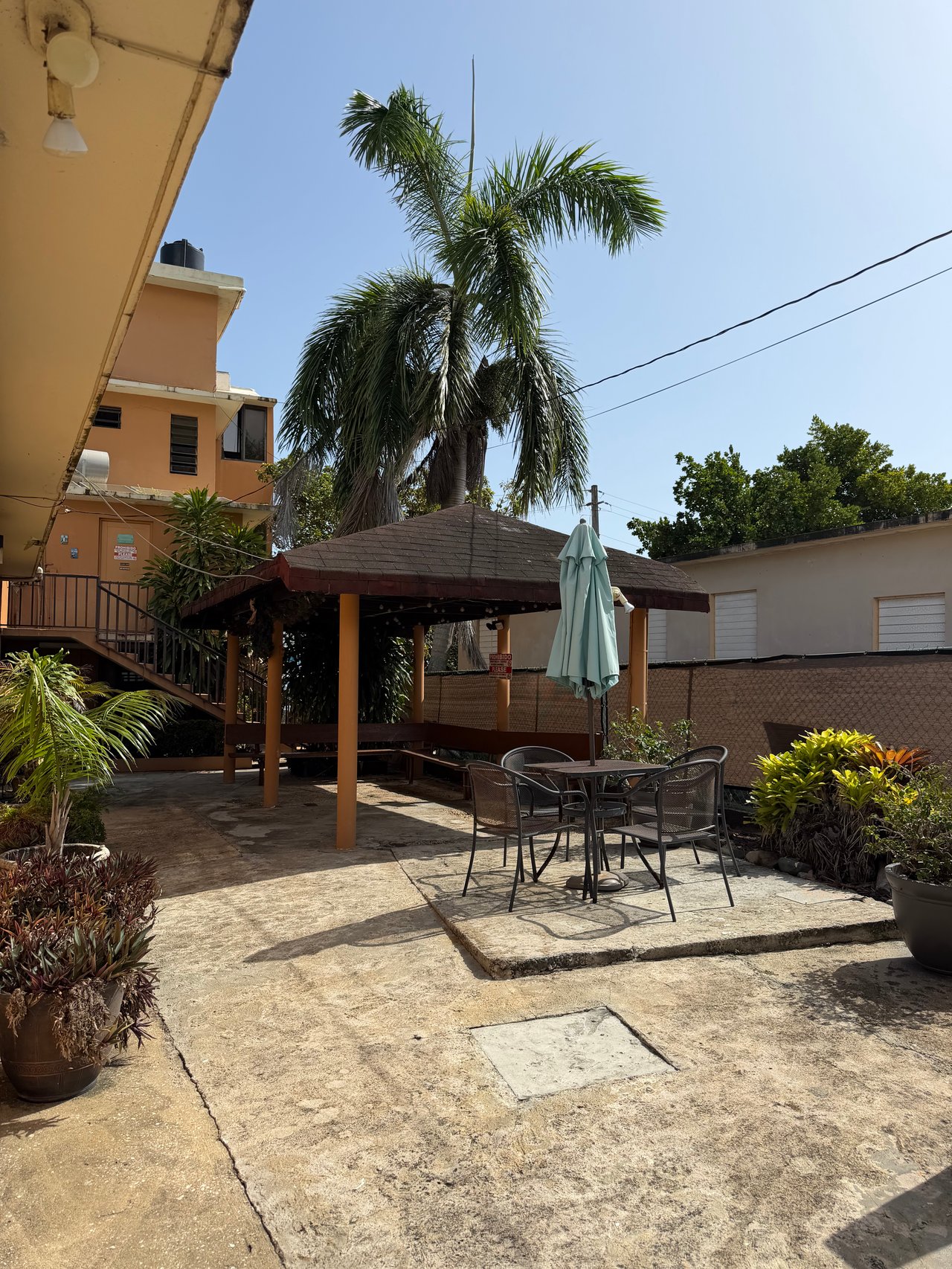 Cerro Gordo Beach apartment