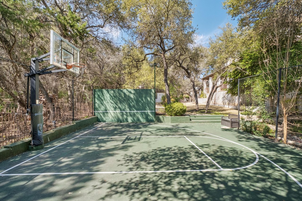2900 Meandering River Court