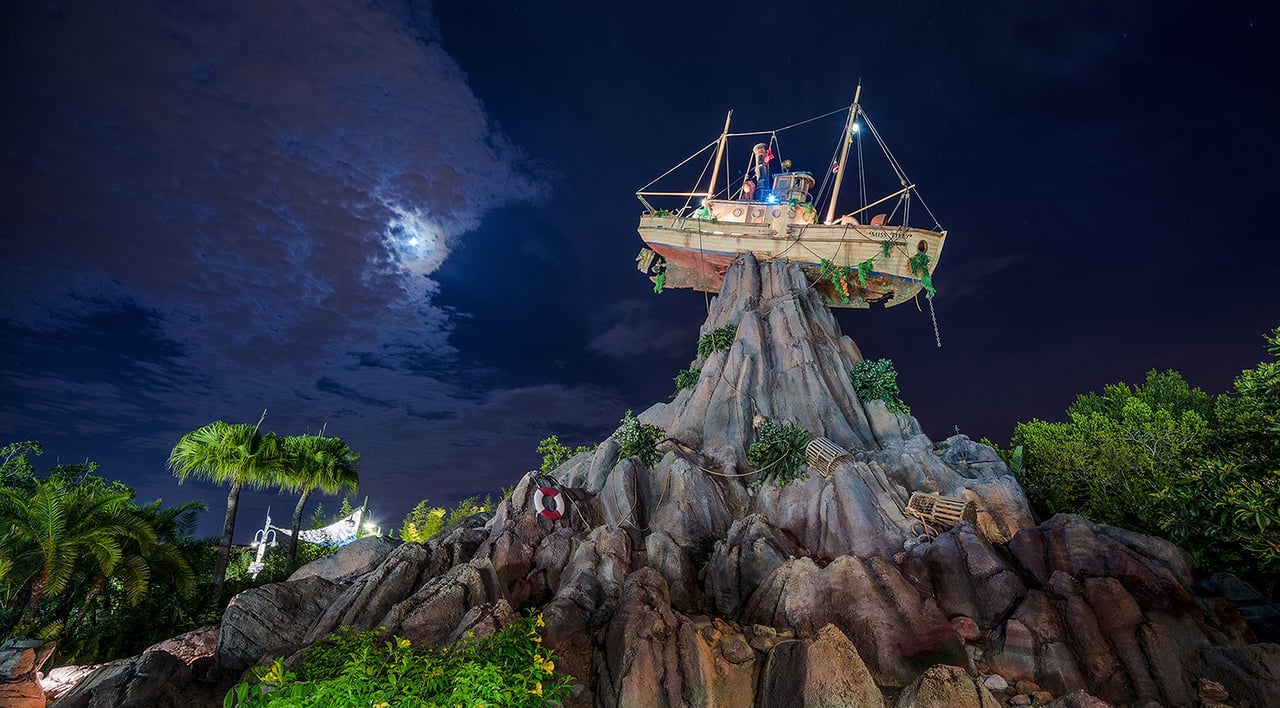 Orlando's Water Parks Glow After Dark