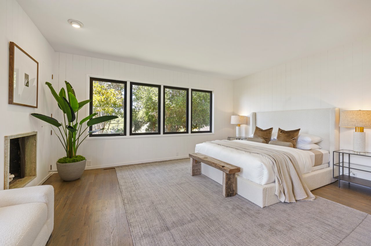 Rare 1+ Acre Dream Site