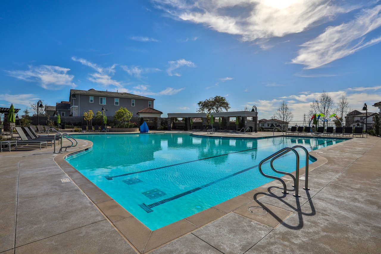 608 White Oaks, Lake Forest