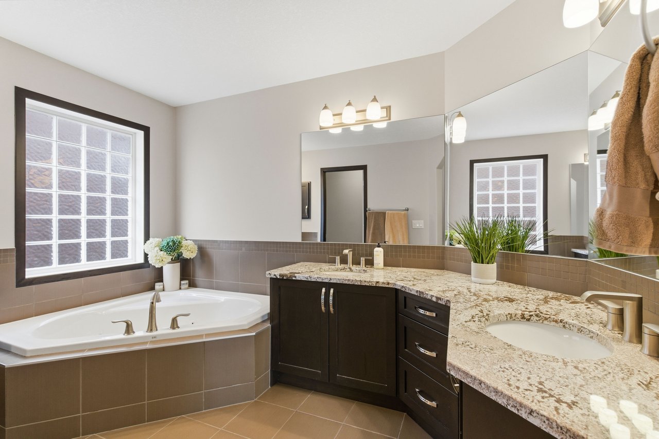 71 Panatella View NW