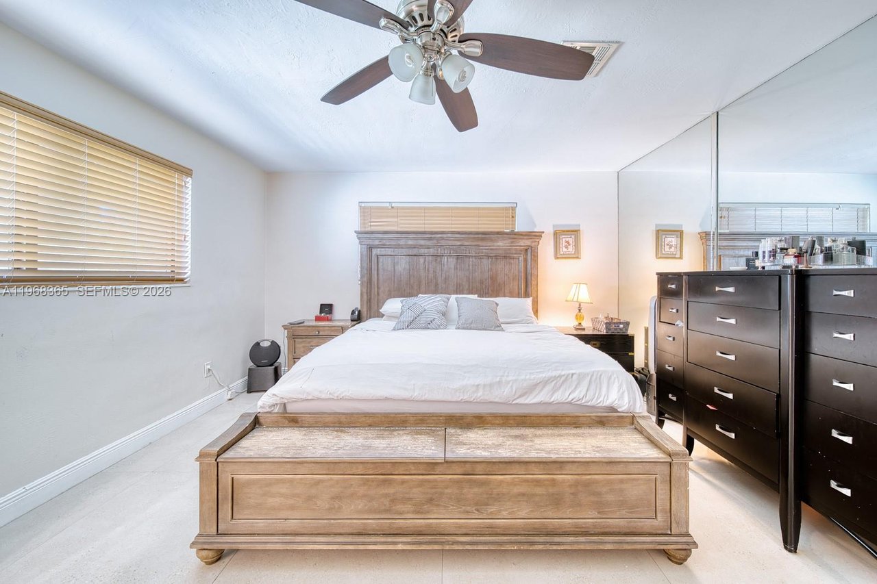 8245-sw-149-drive-palmetto-bay-fl-home-for-sale-bedroom