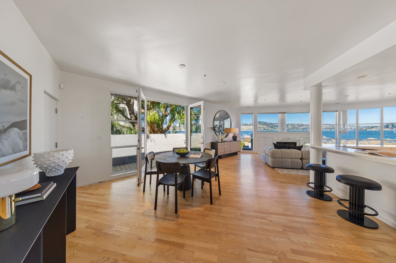 Sweeping Views Across the Bay