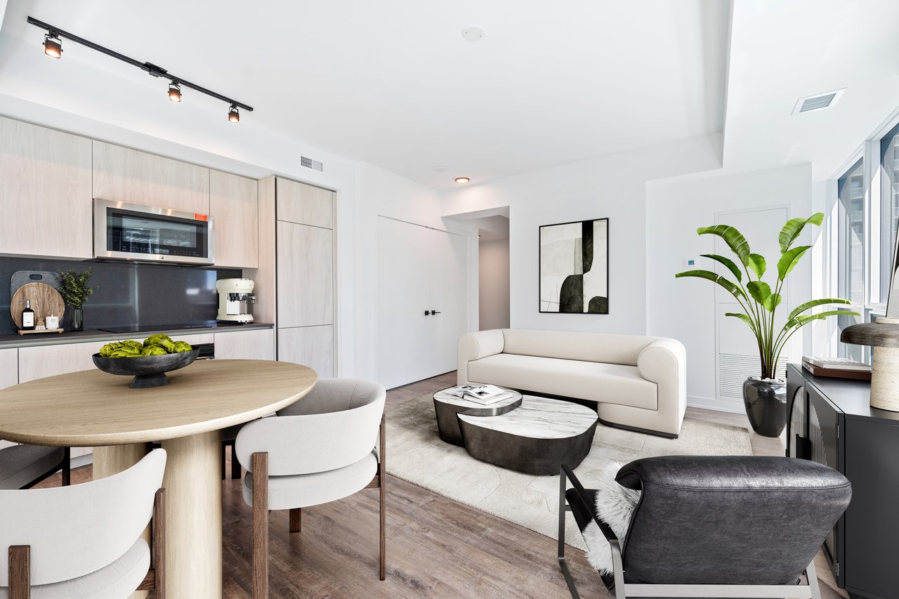 327 King Street W, Toronto C01
