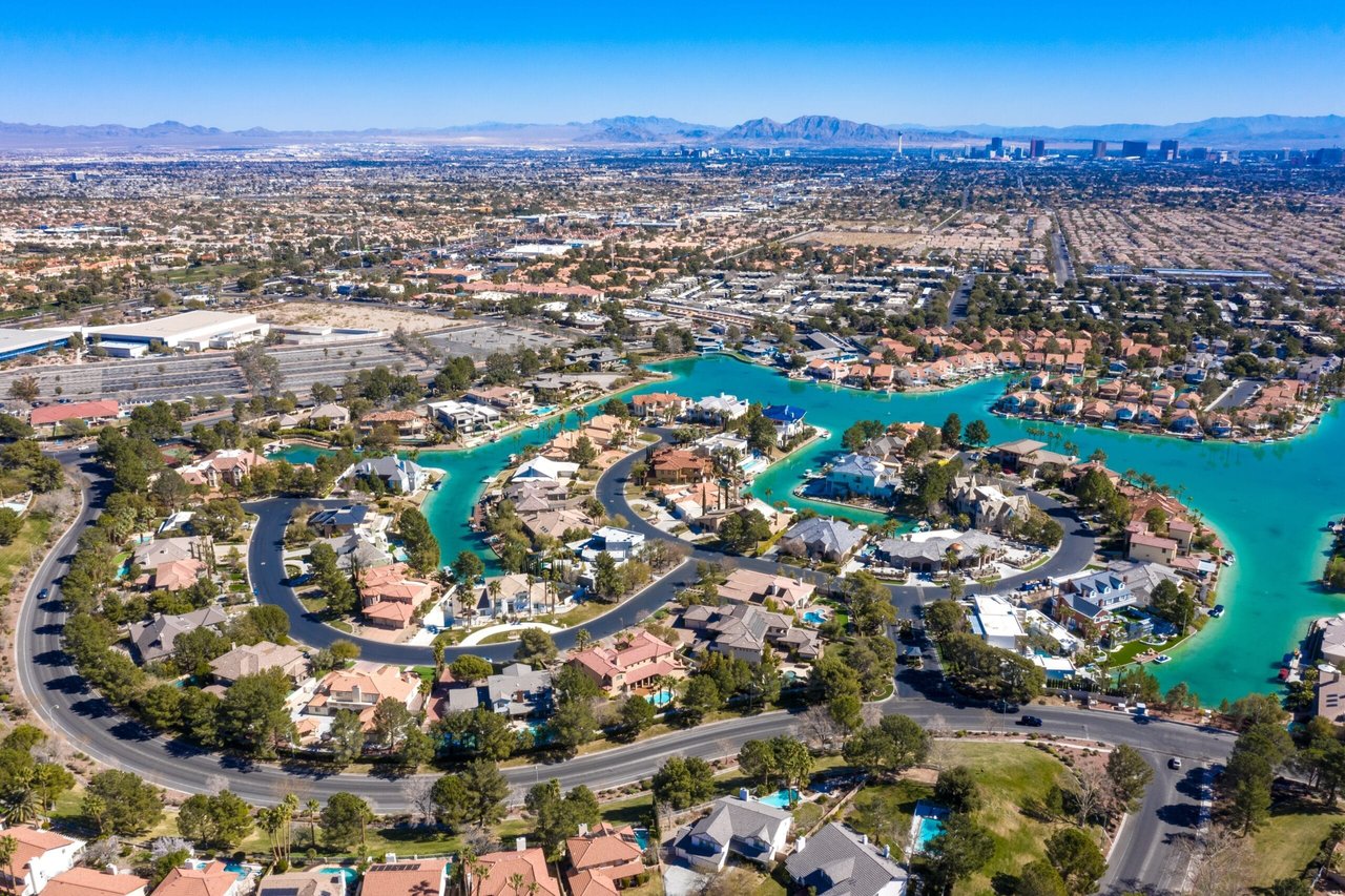 Lakes Estates