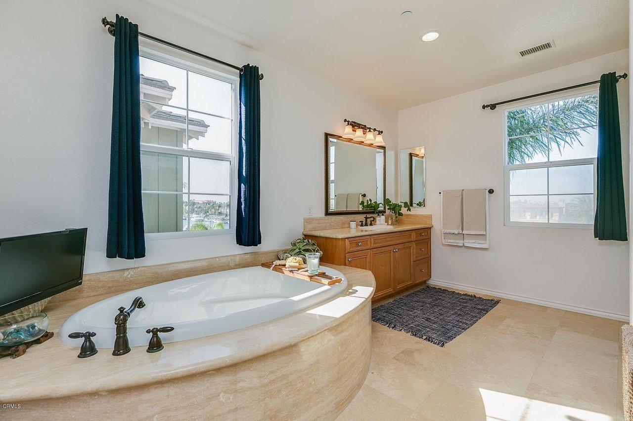 1357 Estuary Way, Oxnard, CA 93035