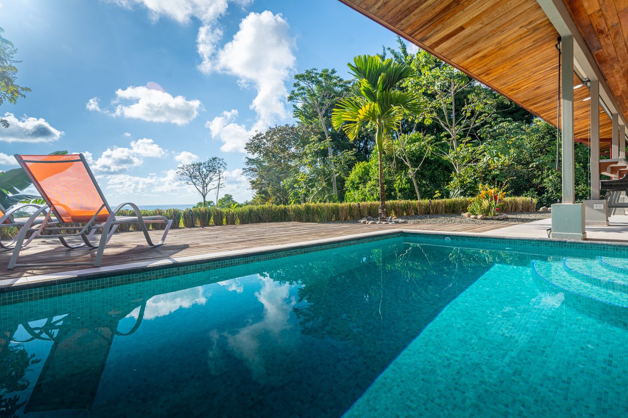 Casa Sea Breeze- Spectacular Ocean-View Home and Guest Villa in Prime Ojochal Location