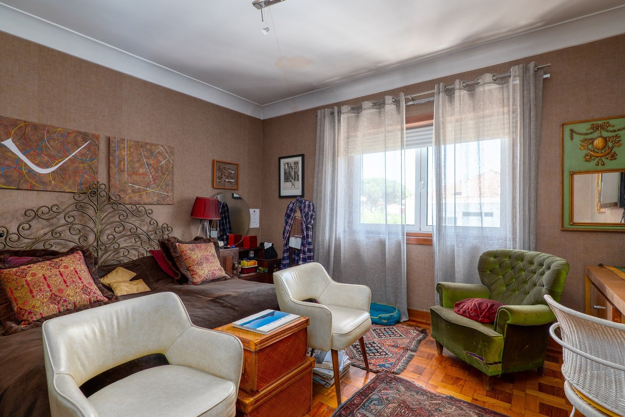 Luxury Four-Story Home in Foz do Douro, Porto with Ocean Views and Beach Proximity