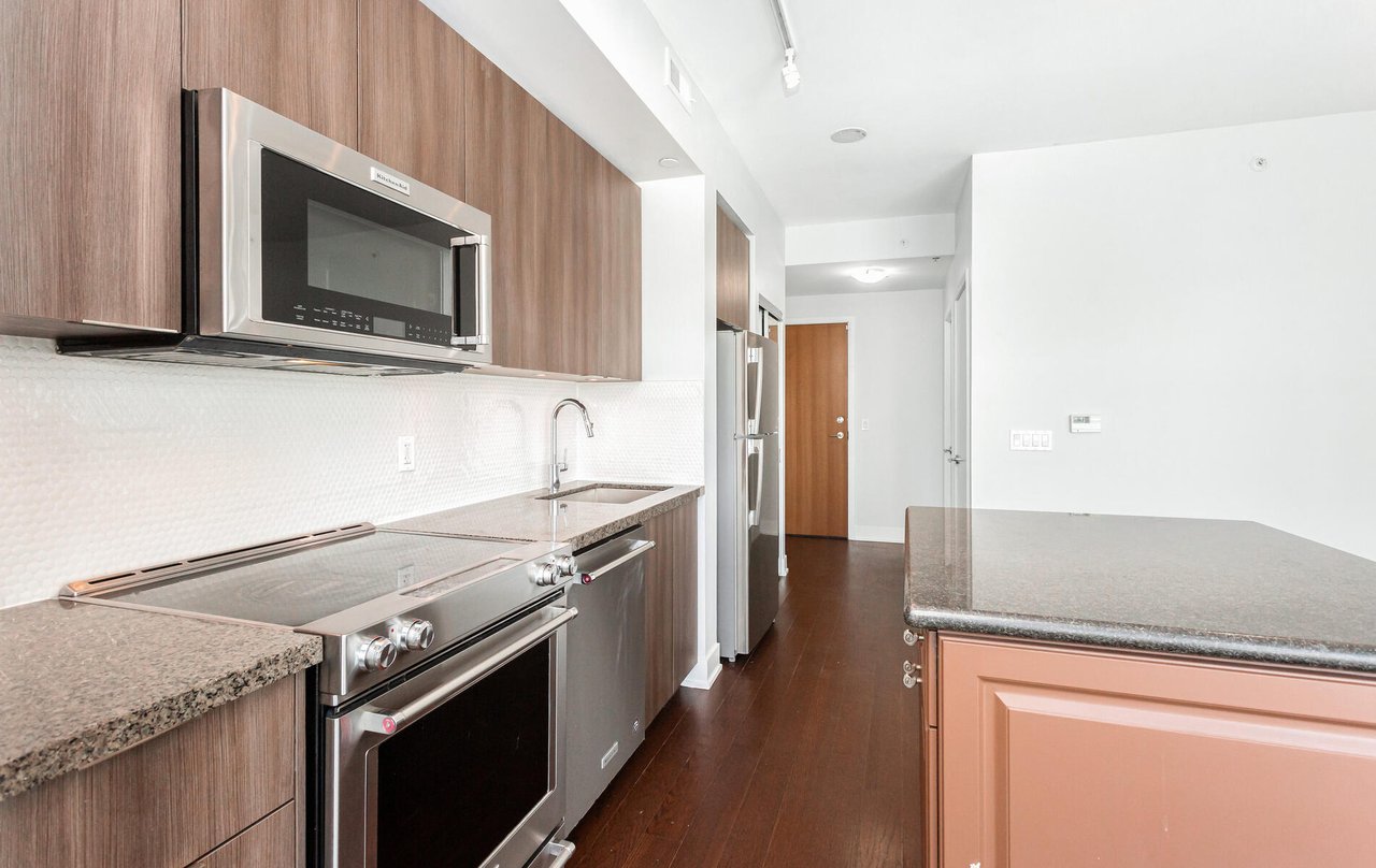 30 Shore Breeze Drive Unit: 2213