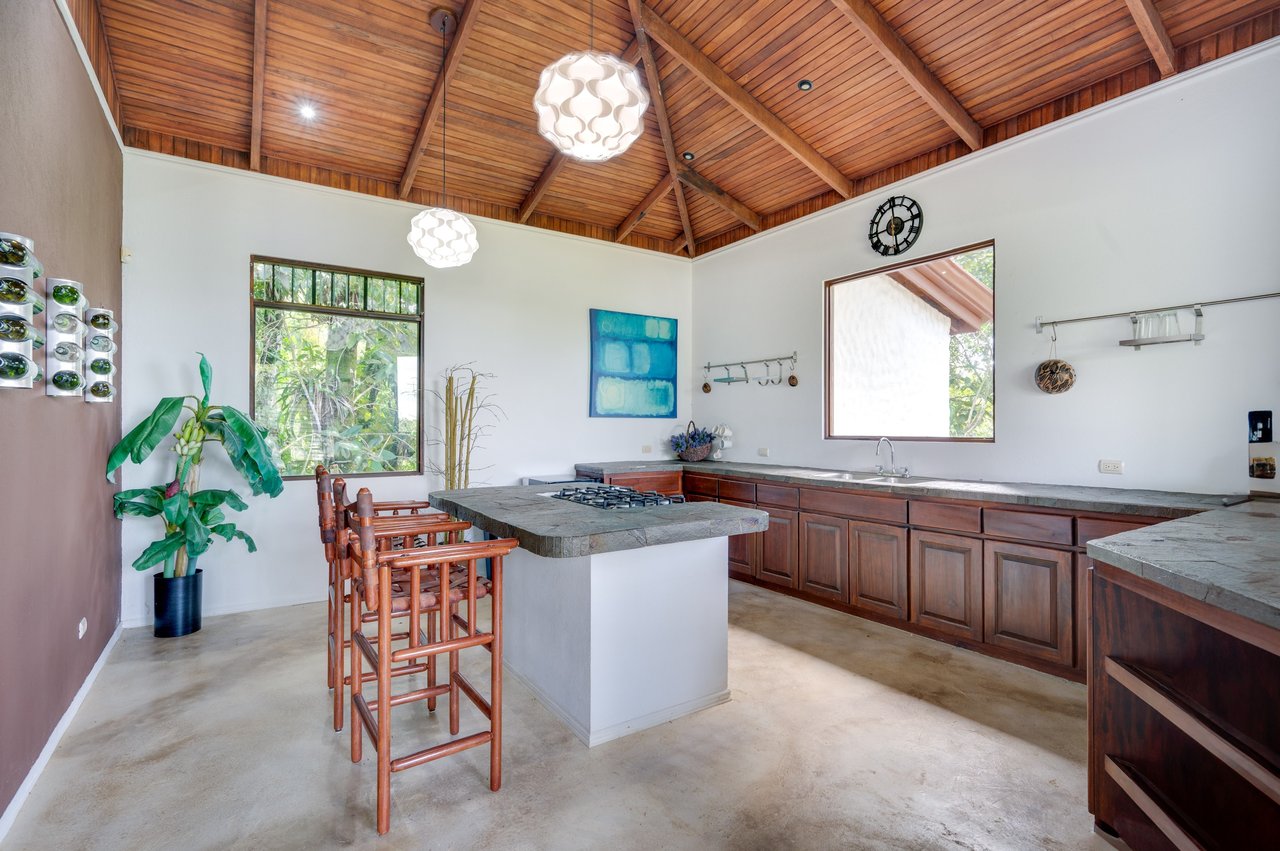 Casa Blanca | Multi-Villa Estate with Lake Views - Nuevo Arenal