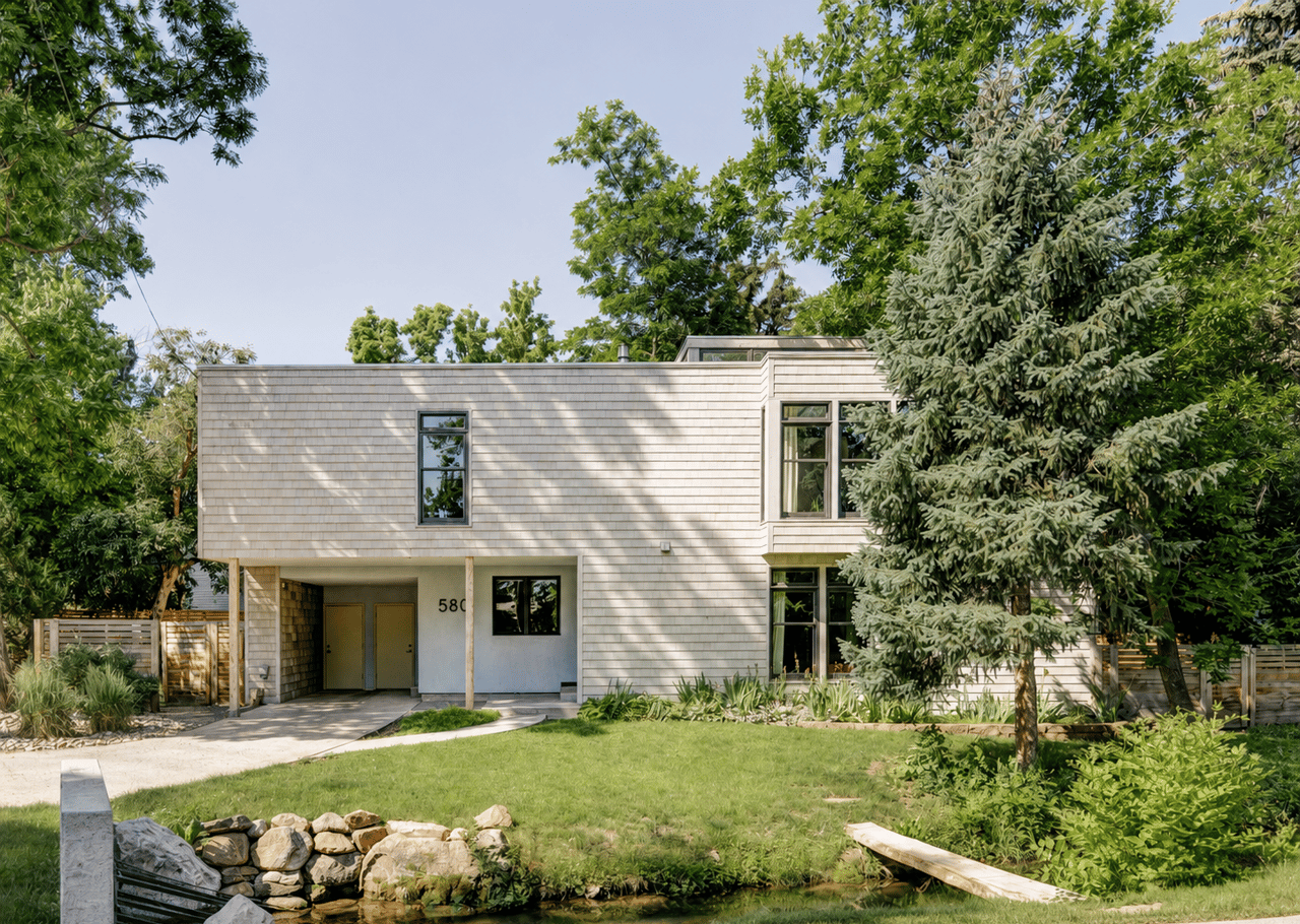 580 Pleasant St