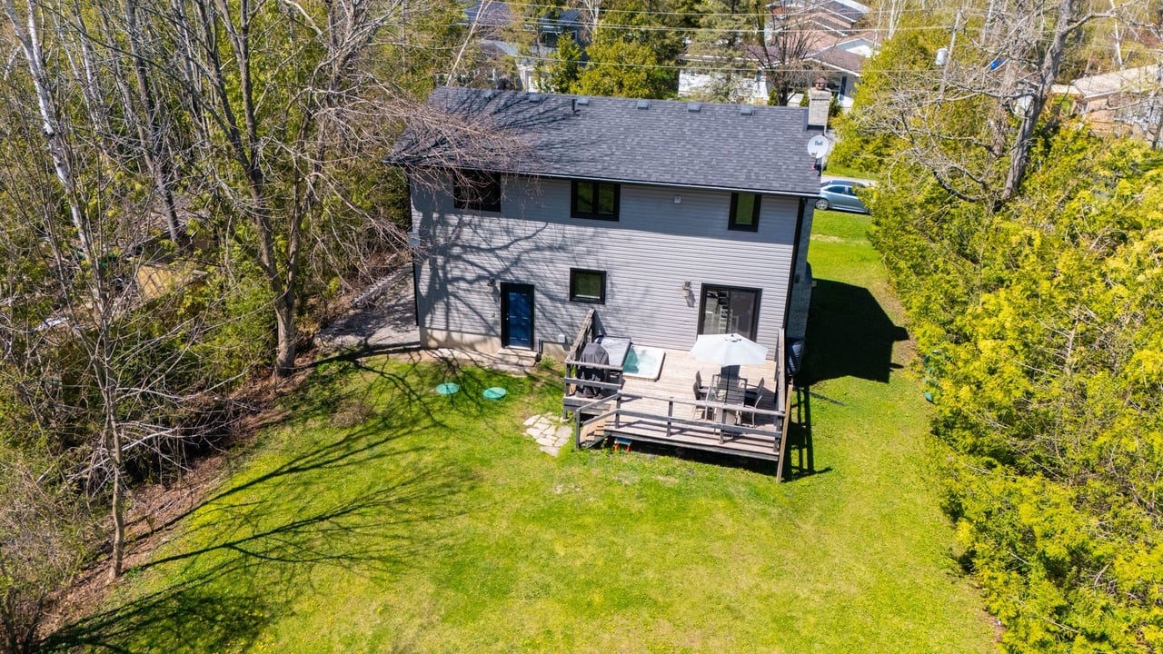 4 Pinewood Boulevard