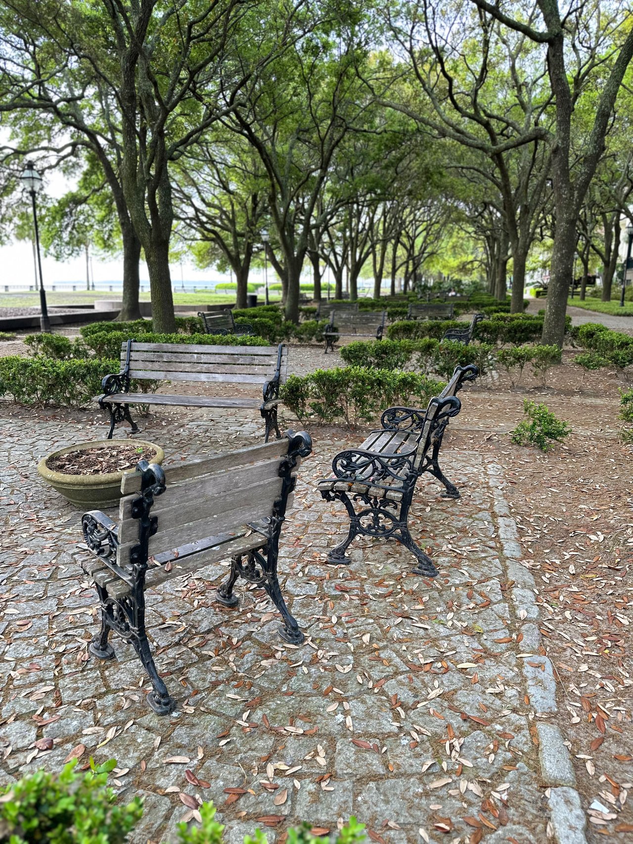 Are there areas to avoid in Charleston