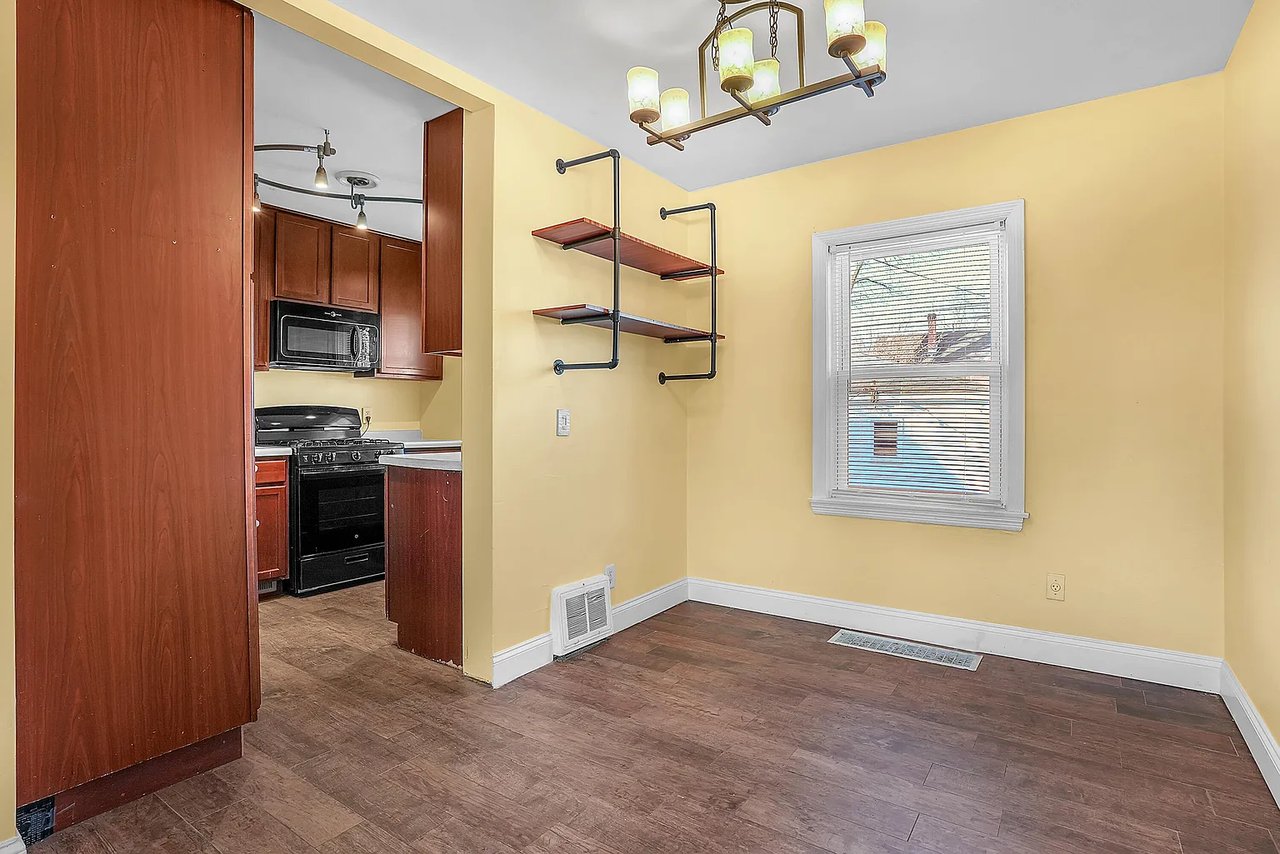 8206-8208 Highland Pl, Munster, IN