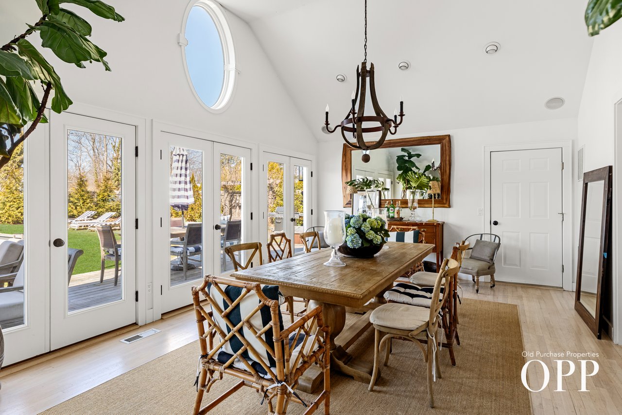 A Turnkey Mid-Century, Effortlessly Located in Bellport Village