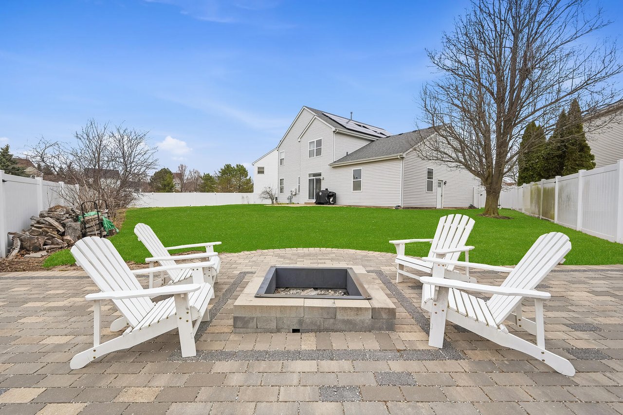 Under Contract in 1 Weekend: 2598 Barnhart St, West Chicago