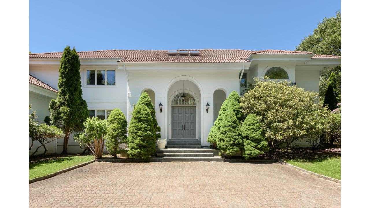 Ideally Situated House (Summer Rental)
