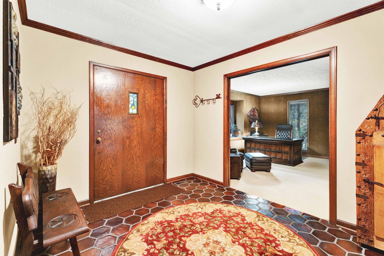 1100 Bretton Lane, Bloomfield Hills