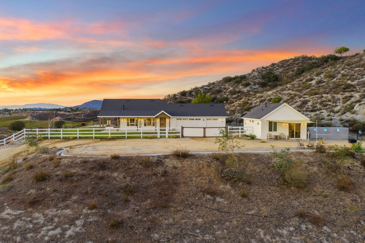 41950 Calle La Escondida