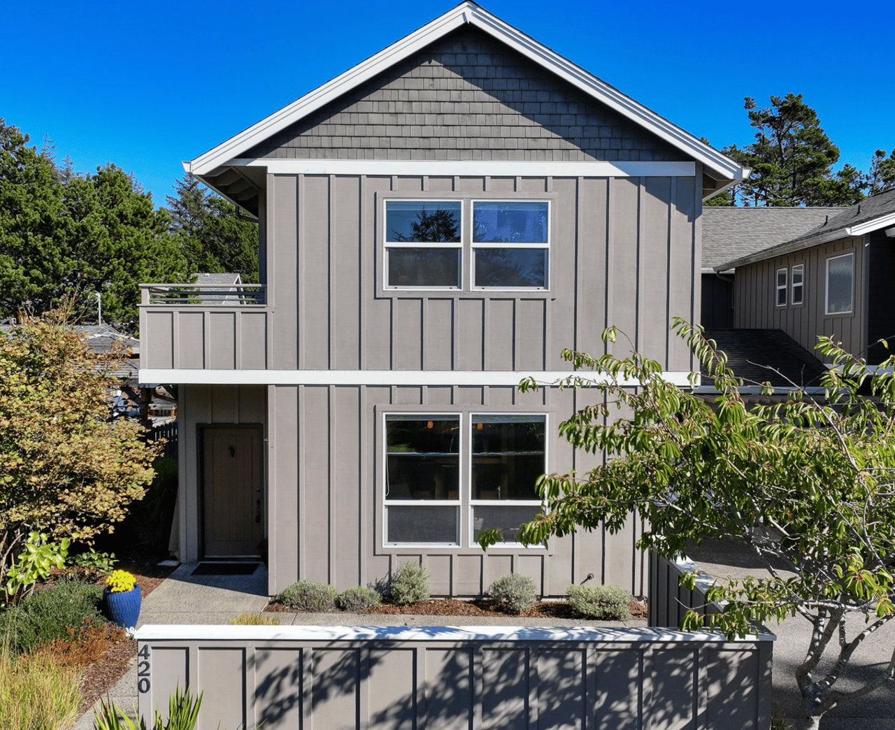 Sold Craftsman condominium at 420 3rd St in Manzanita Oregon near the beach and downtown