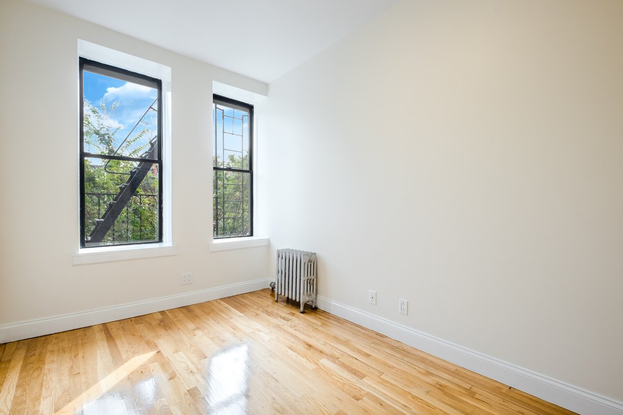 339 East 12th Street Unit: 9