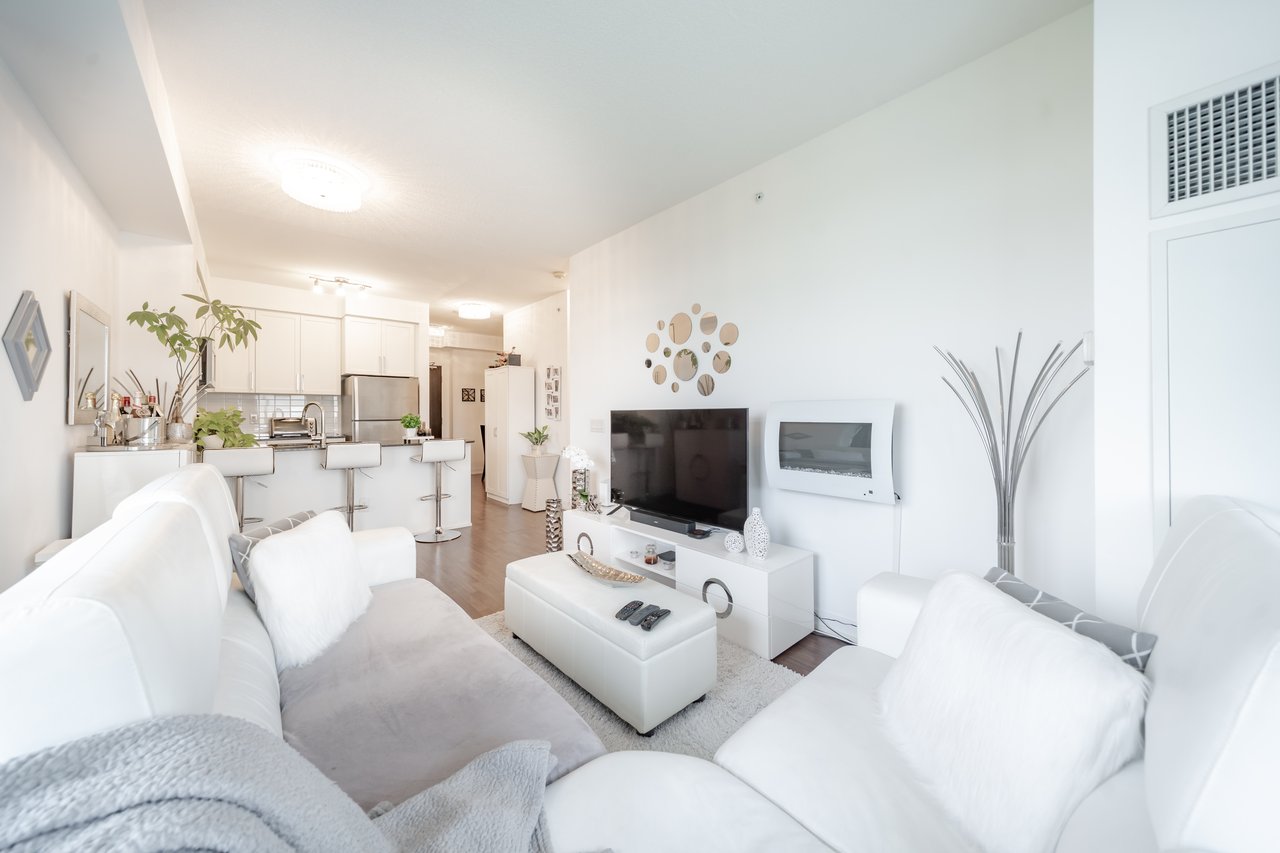 840 Queens Plate Dr 704