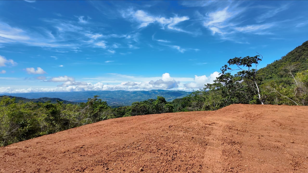 13 lot Land Development Opportunity with new waterfall view home-near San Isidro