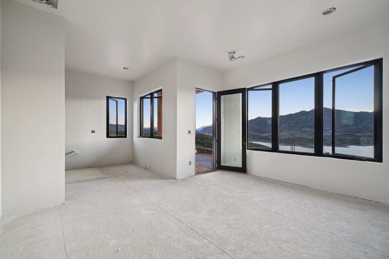 10646 N Reflection Ridge