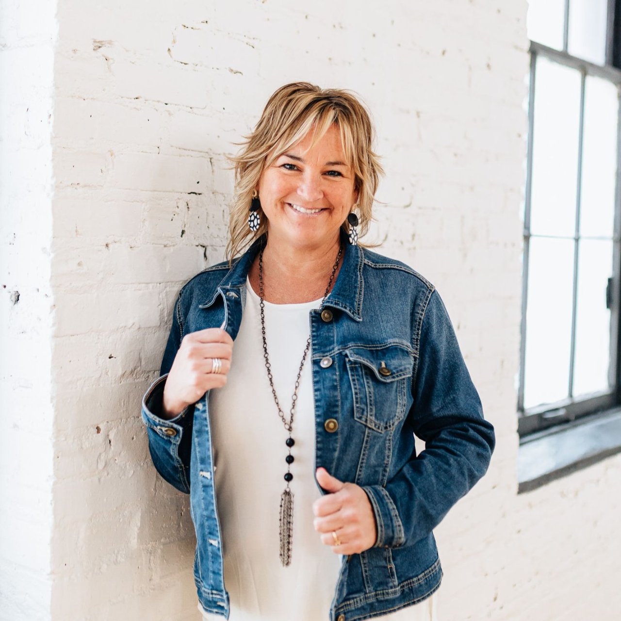 Taressa Sprick Holland, MI Real Estate Agent Headshot