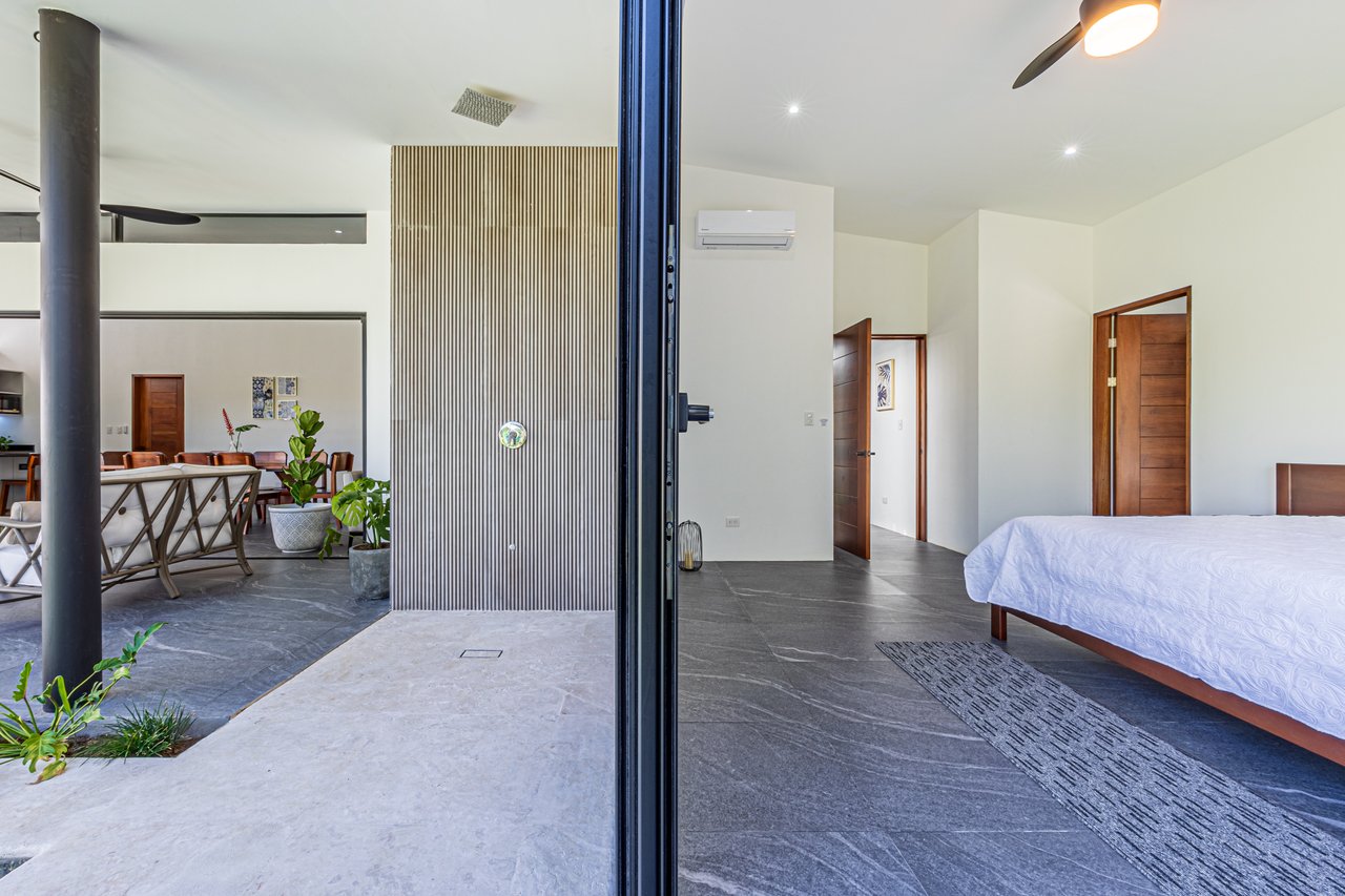 STYLISH 3 BED, 3 BATH BRAND NEW VILLA IN UVITA.