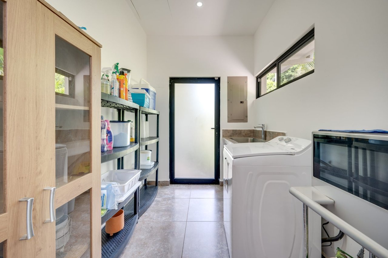 V-Domi Panama | Modern 3-Bedroom Villa with Pool on Expansive 6,078 m² Forest Lot in Finca Panamá, Tamarindo