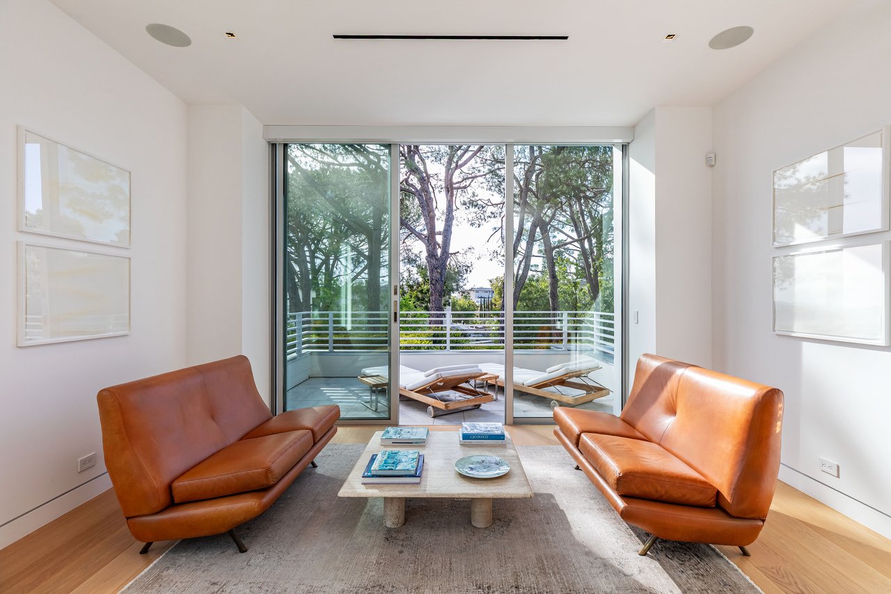 9011 Alto Cedro Dr, Beverly Hills
