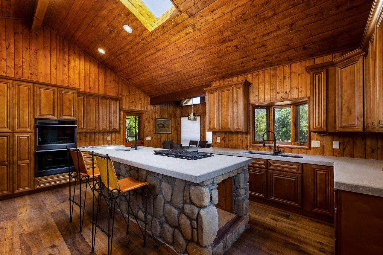 10901 Creek Rd