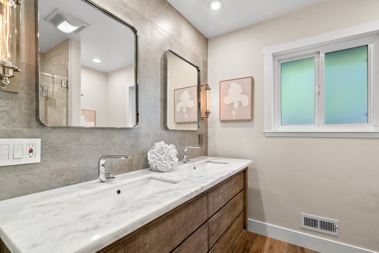 247 Marchmont Dr