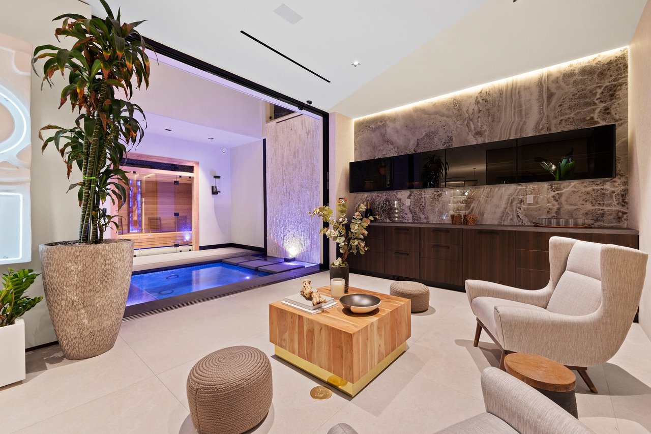 9211 Nightingale Dr, Hollywood Hills