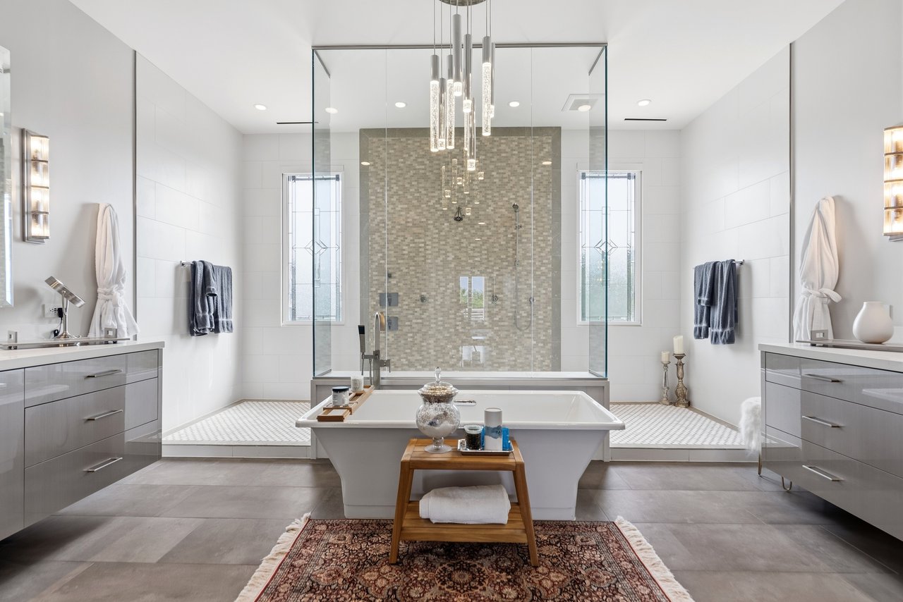 6180 N LAS BRISAS Drive