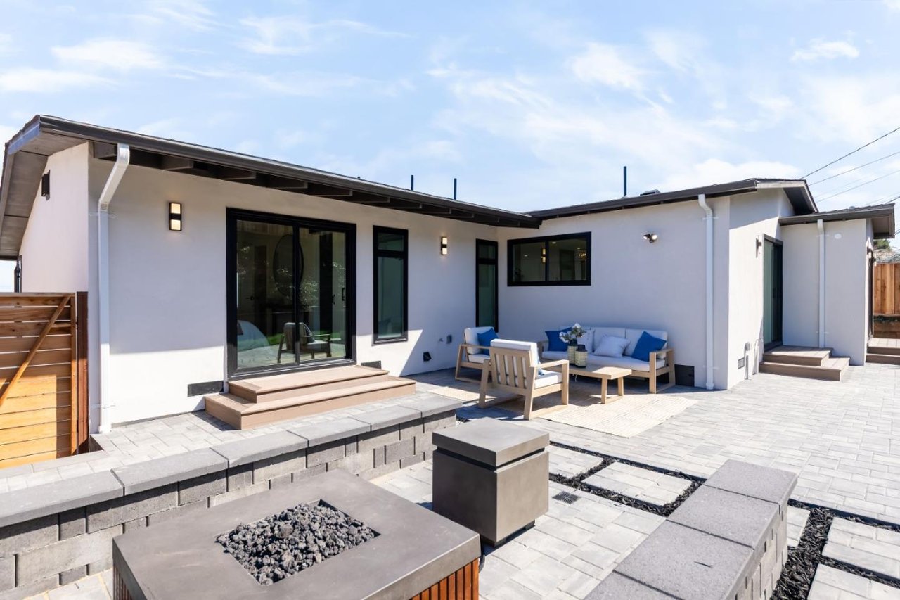 1041 Crestview Drive