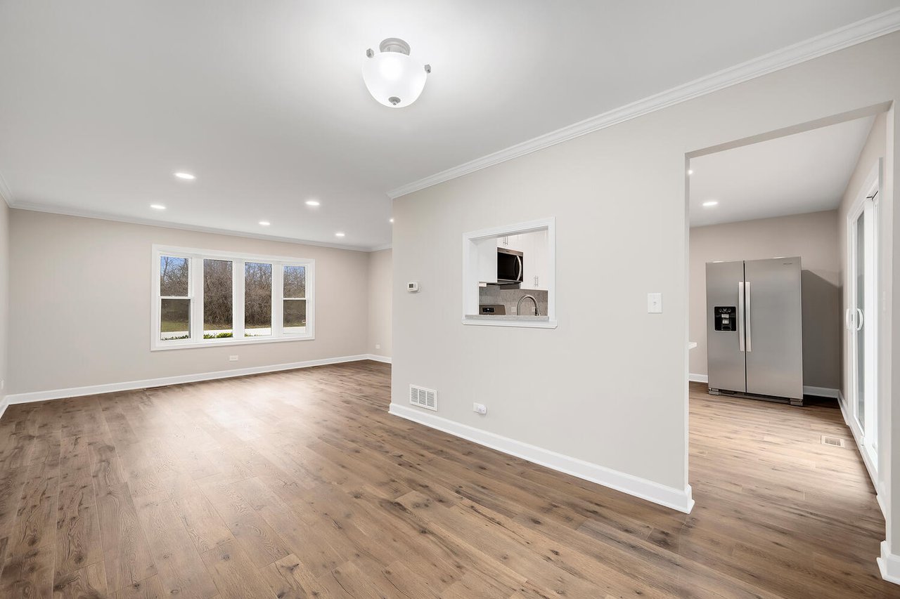 30W243 Wiant Rd, West Chicago – Fully Updated Home in Oak Meadows