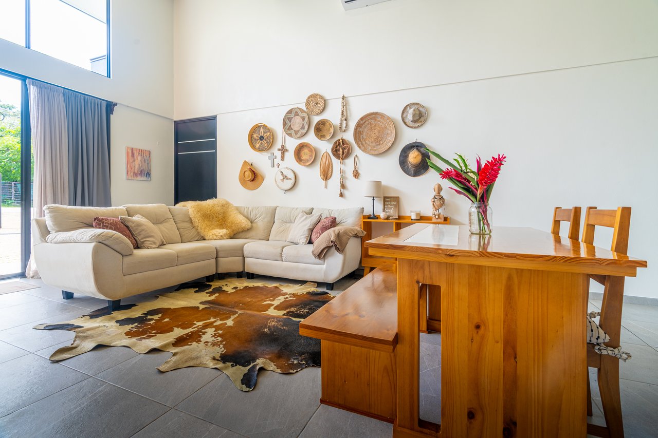 Modern 3 Bedroom Home - Walking distance to it all!