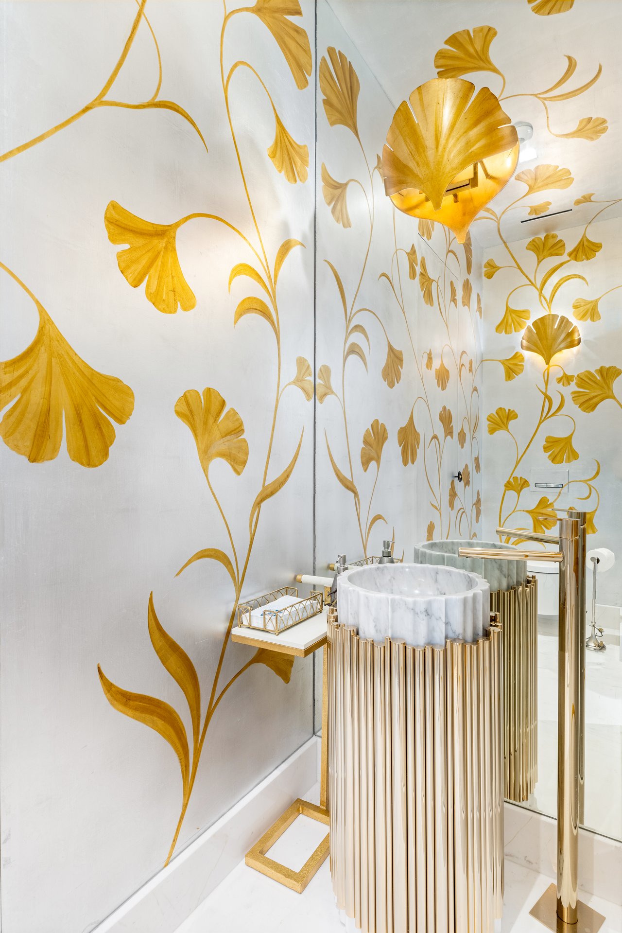 Dutch Colonial Direct Waterfront