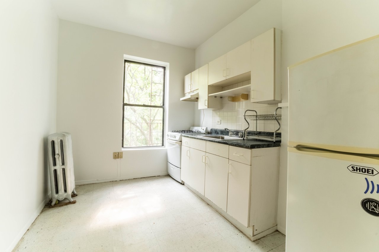 31 Underhill Ave