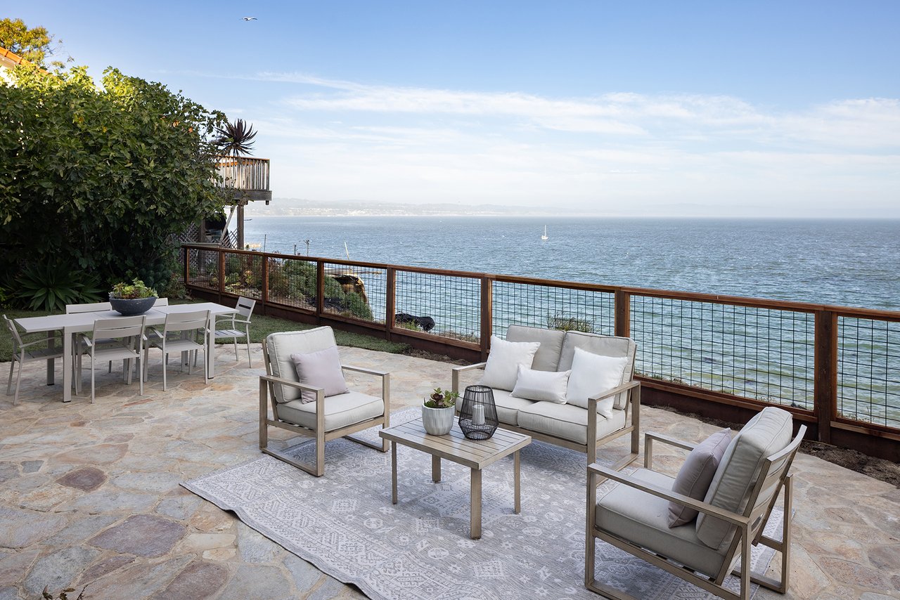 Capitola Oceanfront Retreat - 4840 Cliff Drive