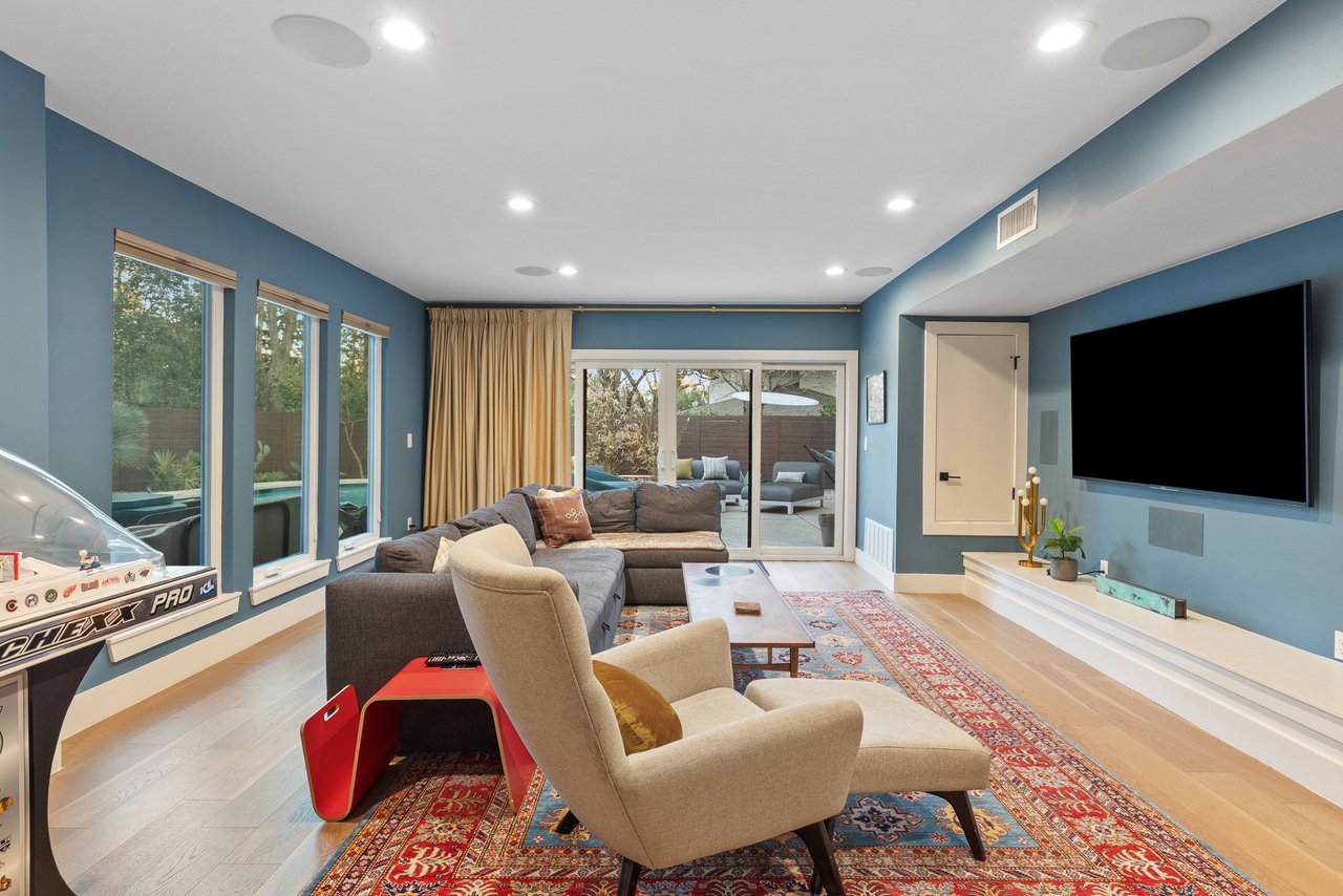 Balcones Mid-Century Modern Retreat