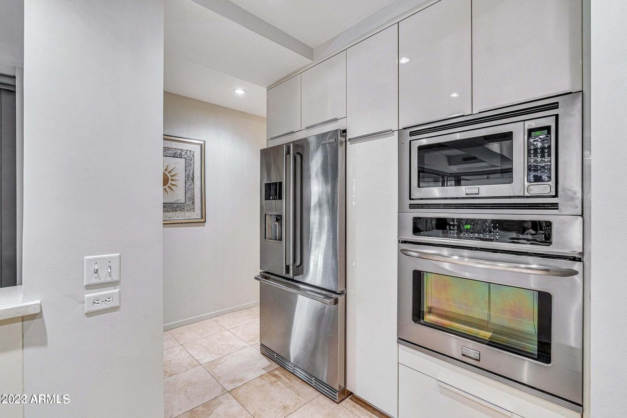 7157 E Rancho Vista Dr, #3011